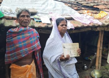 আবাস যোজনায় ব্যাপক অনিয়ম পূর্ব বর্ধমানের কাটোয়ায়, ভুতুড়ে মহিলার নামে ৫ টি অনুদান, ৩ গ্রামে ৫ স্বামী, বিজেপির কটাক্ষ : ‘তৃণমূলের সংস্কৃতিই হল চুরি করে খাওয়া’