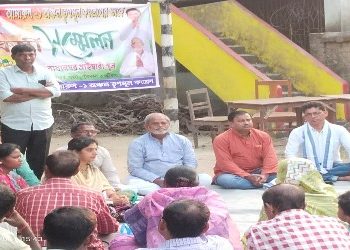 ব্লক সহ সভাপতির সঙ্গে তিক্ততাকে  ‘স্বামী-স্ত্রী’র ঝগড়া’ বলে আখ্যা দিয়ে কোন্দলের অবসান ঘটালেন ভাতারের বিধায়ক 