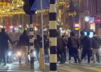 নেদারল্যান্ডসে ব্যাপক উৎপাত শুরু করেছে মুসলিম শরণার্থীরা,বেছে বেছে ইহুদিদের উপর হামলা, হিংসা গোপন করার অভিযোগ ডাচ সরকারের বিরুদ্ধে