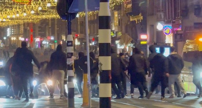 নেদারল্যান্ডসে ব্যাপক উৎপাত শুরু করেছে মুসলিম শরণার্থীরা,বেছে বেছে ইহুদিদের উপর হামলা, হিংসা গোপন করার অভিযোগ ডাচ সরকারের বিরুদ্ধে