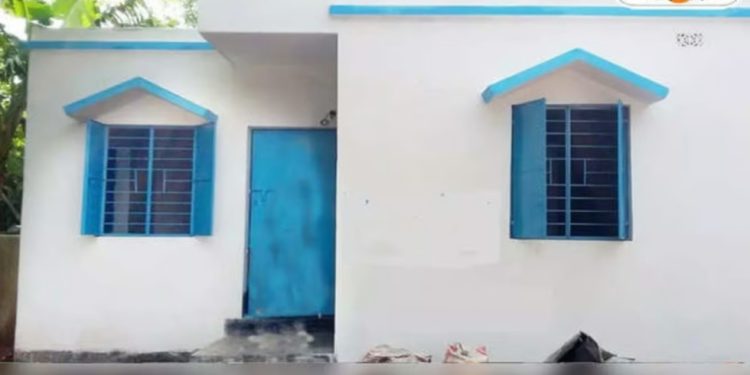 উলট পুরান ! সরকারী আবাসের ঘর পেয়েও নিচ্ছেন না তৃণমূলের পঞ্চায়েত প্রধান ও সদস্যরা