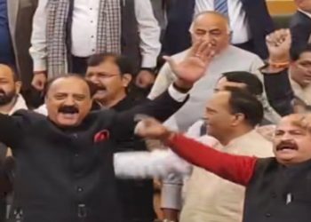 ৩৭০ ধারা পুণঃবহালের প্রস্তাব পাশ হল জম্মু-কাশ্মীর বিধানসভায়, বিজেপি বিধায়কদের বিক্ষোভ
