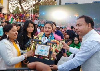 ফিরহাদের ‘সংখ্যালঘু-সংখ্যাগুরু’ মন্তব্য নিয়ে বিতর্কের মাঝে ‘২০২৬-এ খেলা হবে’ নিদান দিলেন তৃণমূল সাংসদ সায়নী