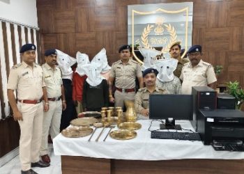 চুরি চক্রের দুই সর্দার জাহিদুল শেখ ও জাবেদ শেখসহ গোটা গ্যাংকে পাকড়াও করল কাটোয়া থানার পুলিশ