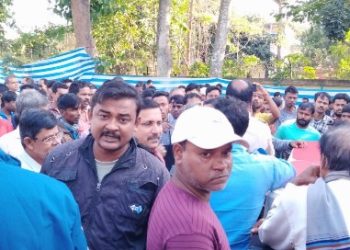 আবাস যোজনার তালিকা থেকে যোগ্য উপভোক্তাদের নাম বাদ দেওয়ার অভিযোগ, বিক্ষোভে উত্তাল ভাতারের বনপাস