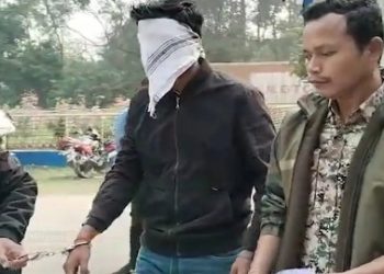 প্রাণ বাঁচাতে নদী সাঁতরে ভারতে ঢুকে পড়ল বাংলাদেশের হিন্দু যুবক