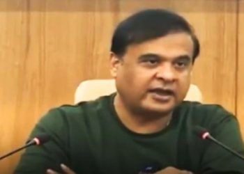 এনআরসি-র আবেদন বাধ্যতামূলক করেছে আসাম সরকার, আবেদন না করলে মিলবে না আধার কার্ড