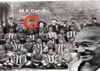 ব্রিটিশ সেনার ইউনিফর্ম খুলে ভারতে অহিংসার বাণী শোনাতে আসা গান্ধী নামক “ঢাল” যা আজও ব্যবহৃত হচ্ছে !