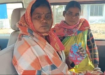 কামড়ে ১৫ জন মানুষকে জখম, বাঘিনী জিনাত আতঙ্কের মাঝেই বুদবুদে দেশী নেকড়েকে পিটিয়ে হত্যা