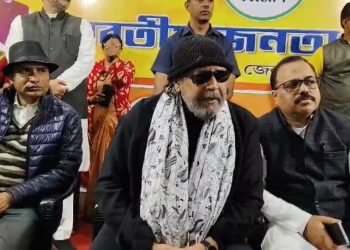 বাংলাদেশ ভারতকে আন্ডার এস্টিমেট করলে ভুল করবে : জানালেন মিঠুন চক্রবর্তী