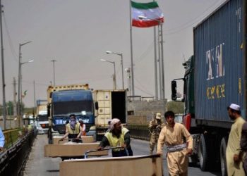 প্রচন্ড ঠান্ডায় ২৯ আফগানিকে নগ্ন করে ফেলে রেখে মেরে দিল ইরানি পুলিশ