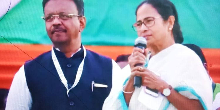 ‘ফিরহাদ হাকিমের ইঙ্গিত হিন্দুরা যদি এখনো বুঝতে না পারে তাহলে তাদের ভবিষ্যৎ ক্ষমা করবে না’ : রাজ্যের হিন্দুদের সতর্ক করলেন বিজেপি নেতা তরুনজ্যোতি তিওয়ারি