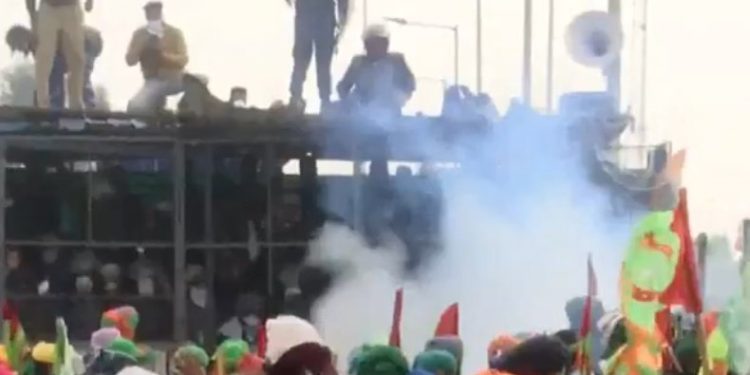 শম্ভু সীমান্তে ব্যাপক ‘উৎপাত’ শুরু করেছে পাঞ্জাবের কৃষকরা ! অবিলম্বে কৃষকদের সরানোর দাবিতে সুপ্রিম কোর্টে পিটিশন