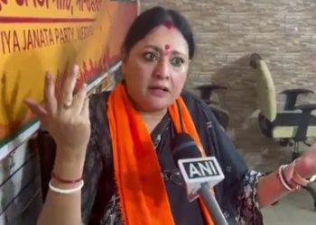 কালীঘাটের কালীমন্দিরকেও ওয়াকফ বোর্ডের সম্পত্তি ঘোষণা করা হতে পারে বলে আশঙ্কা প্রকাশ করলেন অগ্নিমিত্রা পাল