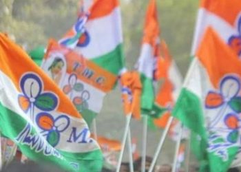 শহরের ফ্ল্যাটের বাসিন্দা তৃণমূল নেতার স্ত্রীর নাম গ্রামের আবাসের তালিকায়, নাম তোলাতে সফল আরও একাধিক তৃণমূল নেতা