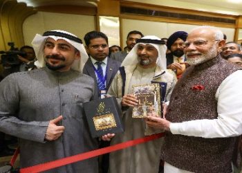 কুয়েত : রামায়ণ-মহাভারতের উর্দু অনুবাদকদের সঙ্গে দেখা করলেন প্রধানমন্ত্রী নরেন্দ্র মোদী
