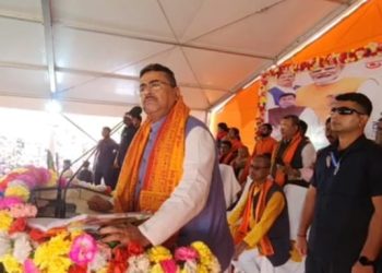 মুসলিম নয়, হিন্দু অধ্যুষিত এলাকায় শীতবস্ত বিতরণ করবেন শুভেন্দু অধিকারী, বললেন : ‘ভোট নেই তো আমিও নেই’