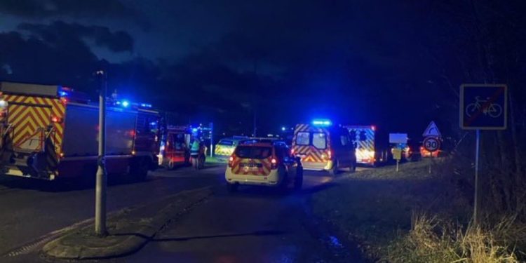 ফ্রান্সের শরণার্থী শিবিরে বন্দুকধারীর গুলিতে ৫ জন নিহত