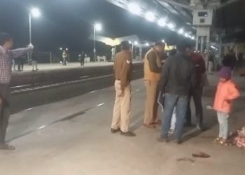 মেমারি : রেললাইন পারাপার হতে গিয়ে ট্রেনে কাটা পড়ে ২ মহিলার মৃত্যু