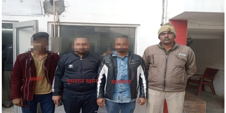 টাক মাথায় চুল গজানোর ওষুধ বিক্রি করা সালমান, ইমরান নিজেও টাকি, পাকড়াও করল মিরাট পুলিশ