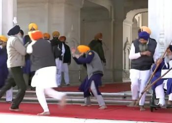 অমৃতসরে এসএডি প্রধান সুখবীর সিং বাদলকে হত্যার চেষ্টা, অভিযুক্ত গ্রেফতার