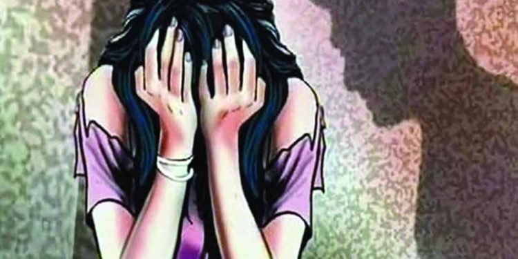 টাকা নিয়ে বন্ধুদের দ্বারা স্ত্রীকে ধর্ষণ করাত, নিজে সৌদিতে বসে সেই অশ্লীল ভিডিও দেখত, অবশেষে অভিযোগ দায়ের