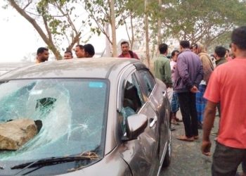 ভাতারে বেপরোয়া গাড়ির ধাক্কায় জখম ৪ বাইক আরোহী