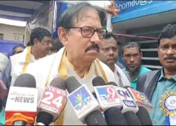 বাংলাদেশি অনুপ্রবেশ নিয়ে চিন্তা প্রকাশ করেও উন্মুক্ত সীমান্তর জন্য কেন্দ্র সরকারকে দুষলেন বিমান ব্যানার্জি