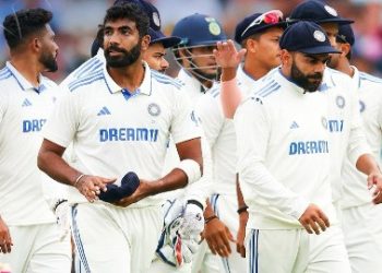 অস্ট্রেলিয়ার বোলিং আক্রমণে বিধ্বস্ত ভারত; ১৮৫ অলআউট