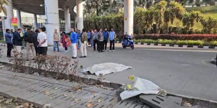 কলকাতা বিমানবন্দরের ডিপারচার ফ্লাইওভার থেকে মরনঝাঁপ দিলেন ইম্ফলের প্রৌঢ়