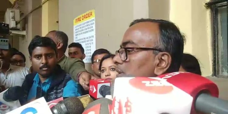 আরজি করে কান্ডে ধৃত সঞ্জয়ের ফাঁসির দাবিতে রাজ্য সরকারের মামলার বৈধতা নিয়ে প্রশ্ন তুললো কলকাতা হাইকোর্ট