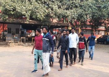 মঙ্গলকোটে তৃণমূলের গোষ্ঠীদ্বন্দ্বের কারনে দুই ভাইয়ের বোমাবাজির ঘটনায় গ্রেফতার ৭