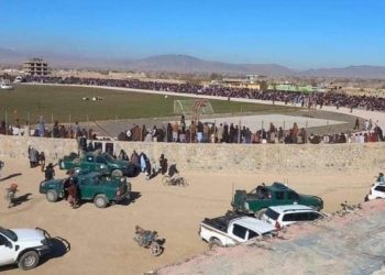 খেলা বন্ধ, খেলার মাঠ এখন তালিবানি শাস্তির কেন্দ্রে পরিণত হয়েছে, নানগারহারে প্রকাশ্যে ২ পুরুষ ও একজন নারীকে বেত্রাঘাত, দেখলো হাজার খানেক দর্শক