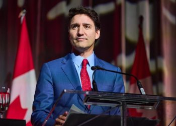 প্রবল সমালোচনার মুখে পড়ে পদত্যাগ করলেন কানাডার প্রধানমন্ত্রী জাস্টিন ট্রুডো