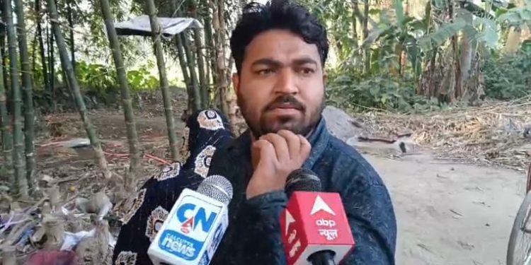 নদিয়ার মাজদিয়ায় বাঙ্কার উদ্ধারের খবর করতে যাওয়া সাংবাদিককে হুমকি দেওয়ার অভিযোগ !