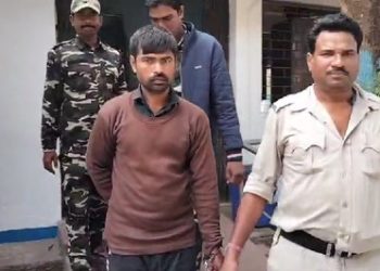 পা দিয়ে গলা টিপে ধরে স্ত্রীকে নৃশংস ভাবে খুন, গ্রেপ্তার অভিযুক্ত স্বামী
