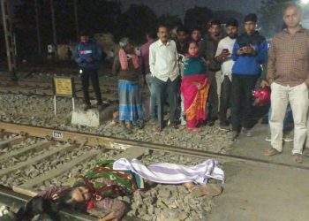 কাটোয়ায় আপ তিস্তা-তোর্সা এক্সপ্রেস ট্রেনের ধাক্কায় মৃত মহিলা