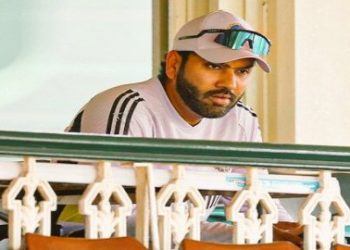 সিডনি টেস্ট থেকে নিজেকে সরিয়ে নিলেন অধিনায়ক রোহিত শর্মা