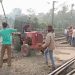 বীরভূমের গদাধরপুরে রেল লাইনে ট্রাক্টরের চাকা আটকে ট্রেন চলাচল ব্যাহত