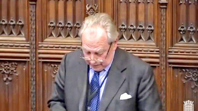 ব্রিটেনে ২৫ বছরে ২.৫ লাখ শ্বেতাঙ্গ মেয়ে মুসলিম শরণার্থীদের দ্বারা ধর্ষণের শিকার : জানালেন ব্রিটিশ সাংসদ, ইতালিতে মুরগিকে যৌন নিগ্রহের অভিযোগে শরণার্থী রেহান বেগের ৩ বছরের জেল