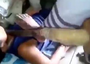 গলায় ধারাল অস্ত্র,বুকে পা দিয়ে চেপে ধরে হিন্দু ব্যবসায়ীর কাছে ২ লক্ষ টাকা চাঁদা দেওয়ার অঙ্গীকার করে নিল জামাত ইসলামি জঙ্গি