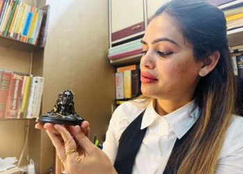 “আমার জুতাও কোন কাঠমুল্লা বা জিহাদীকে ভয় পায় না !” : ‘মহা শিবরাত্রির শুভেচ্ছা’ পোস্টে মন্তব্য করলেন নাজিয়া ইলাহি খান