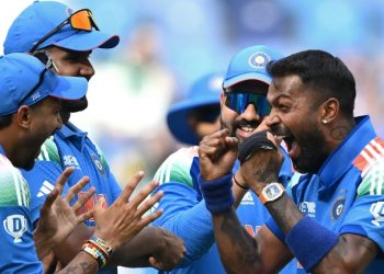 কিং কোহলির অসাধারণ সেঞ্চুরি ! পাকিস্তানকে হারিয়ে চ্যাম্পিয়ন্স ট্রফির হাই ভোল্টেজ ম্যাচ জিতে ভারত সেমিফাইনালে