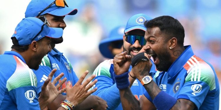 কিং কোহলির অসাধারণ সেঞ্চুরি ! পাকিস্তানকে হারিয়ে চ্যাম্পিয়ন্স ট্রফির হাই ভোল্টেজ ম্যাচ জিতে ভারত সেমিফাইনালে