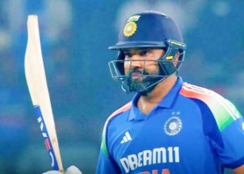 গেইলকে ছাড়িয়ে ছক্কায় বিশ্বরেকর্ড গড়ার মুখে রোহিত শর্মা 