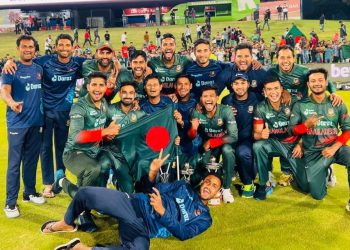 বৃষ্টির কারনে হারের মুখ দেখতে হল না বাংলাদেশকে , উলটে বাড়তি ২ লাখ ডলারের আশায় বুক বাঁধছে “টাইগাররা”