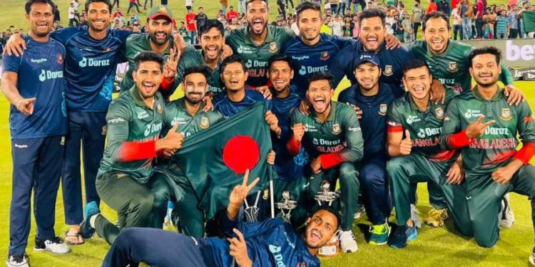 বৃষ্টির কারনে হারের মুখ দেখতে হল না বাংলাদেশকে , উলটে বাড়তি ২ লাখ ডলারের আশায় বুক বাঁধছে “টাইগাররা”