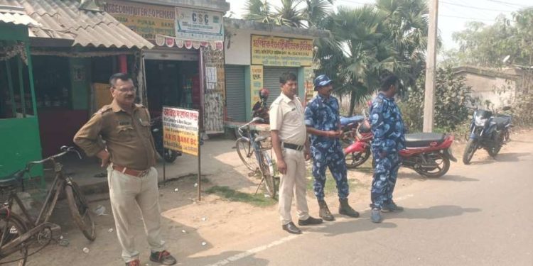 কাটোয়ায় তৃণমূলের গোষ্ঠীদ্বন্দ্বের জেরে বোমাবাজি ! বরাত জোরে প্রাণে বাঁচলেন এক তৃণমূল কর্মী