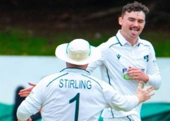 হামফ্রেজের স্পিনে জিম্বাবুয়ের বিপক্ষে টানা তৃতীয় জয়ের আশা দেখছে আয়ারল্যান্ড