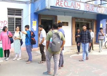 থ্রেট কালচারে জড়িতরা বর্ধমান মেডিকেল কলেজে ফিরতে চাইতেই চরমে উঠলো উত্তেজনা